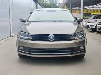 Volkswagen Sagitar 2015