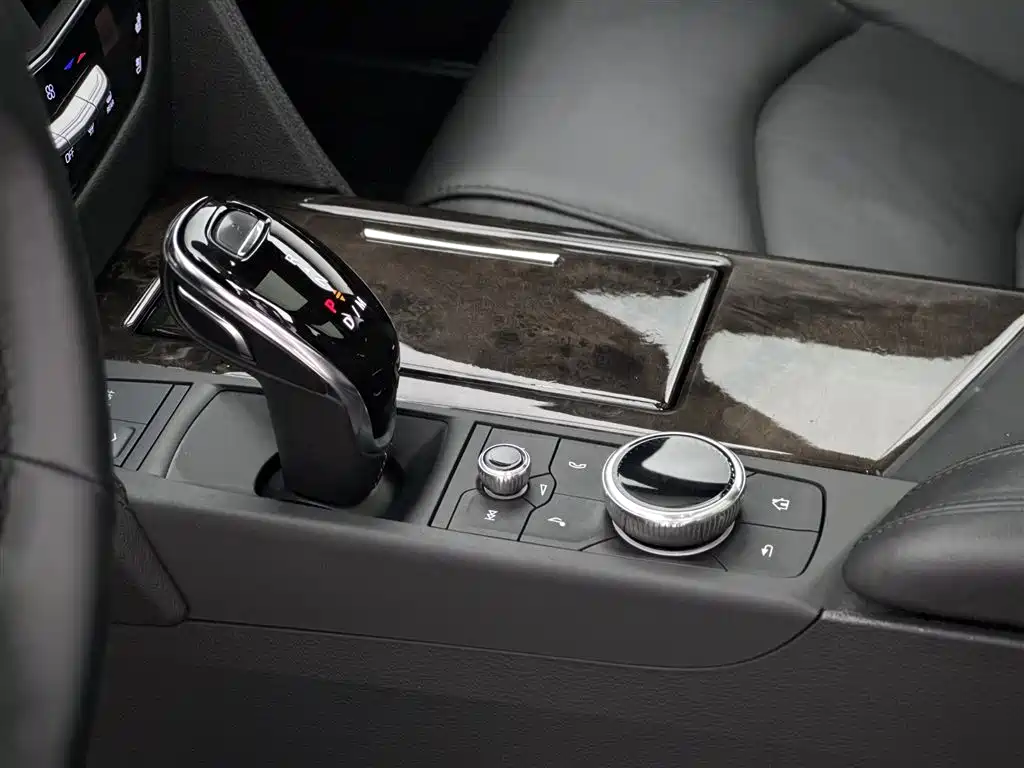 Cadillac CT6 2022 — фото 11