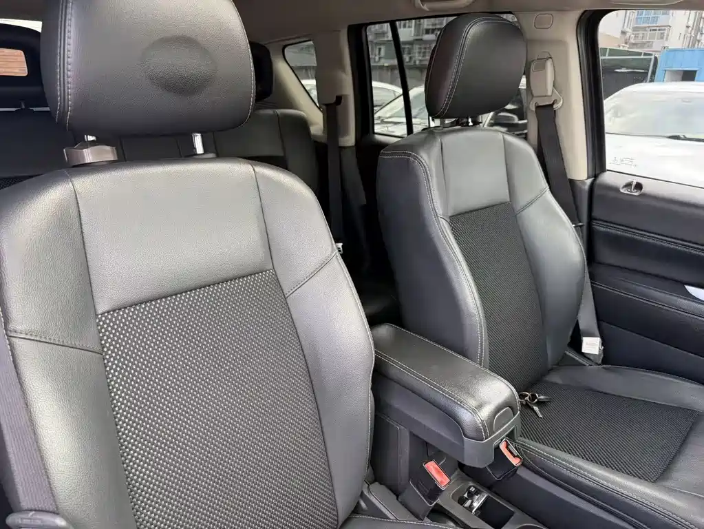 Jeep Compass 2014 — фото 17