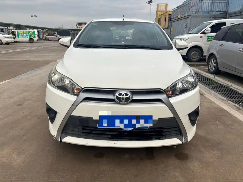 Toyota Yaris L 2016 — фото 9