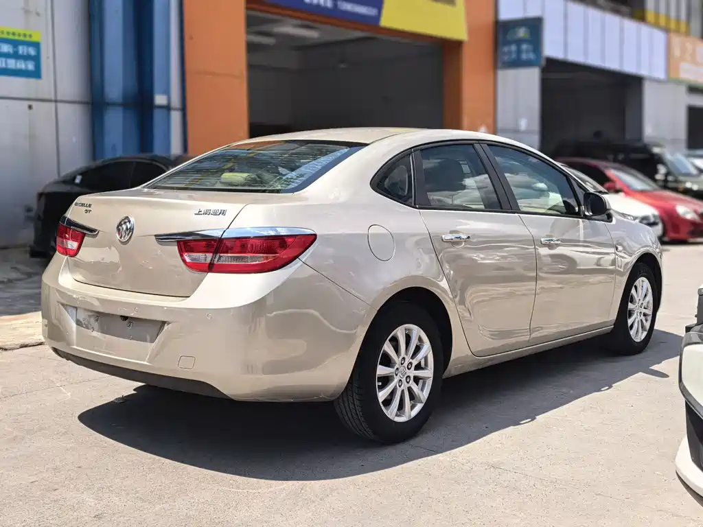 Buick Excelle 2014 — фото 16