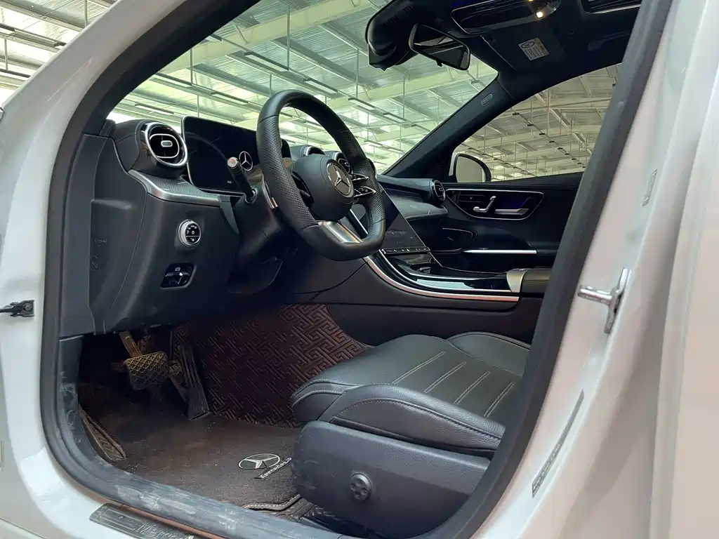 Mercedes-Benz C-Class 2022 — фото 10