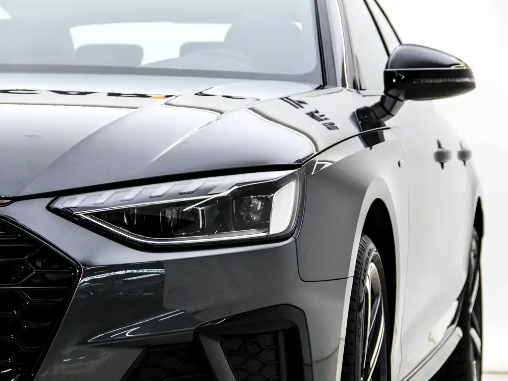 Audi A4L 2025 — фото 18