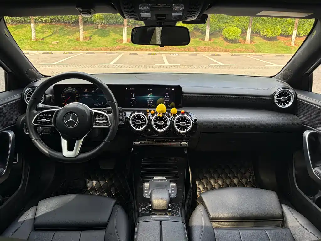 Mercedes-Benz A-Class 2022 — фото 8