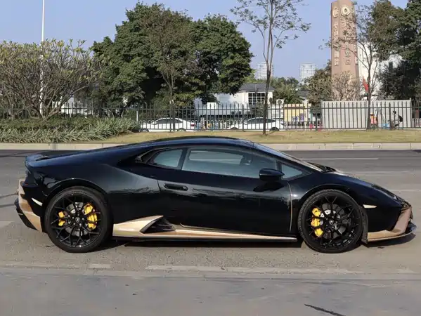 Lamborghini Huracan 2021