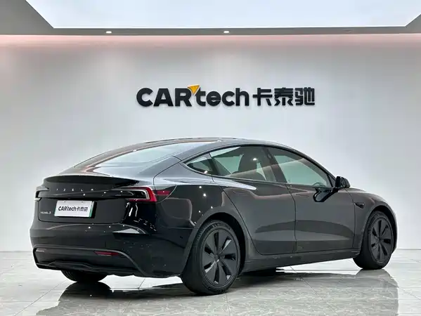 Tesla Model 3 2025