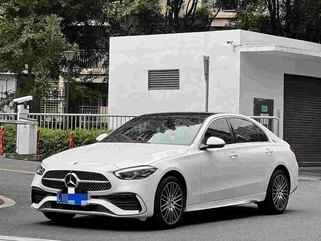 Mercedes-Benz C-Class 2025