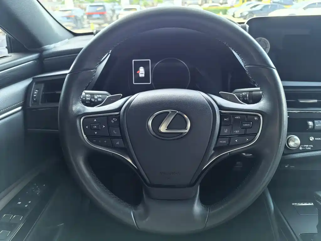 Lexus ES 2023 — фото 9
