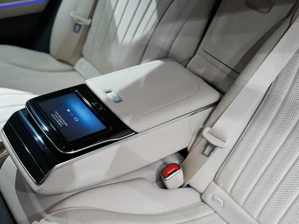 Mercedes-Benz S-Class 2024 — фото 19
