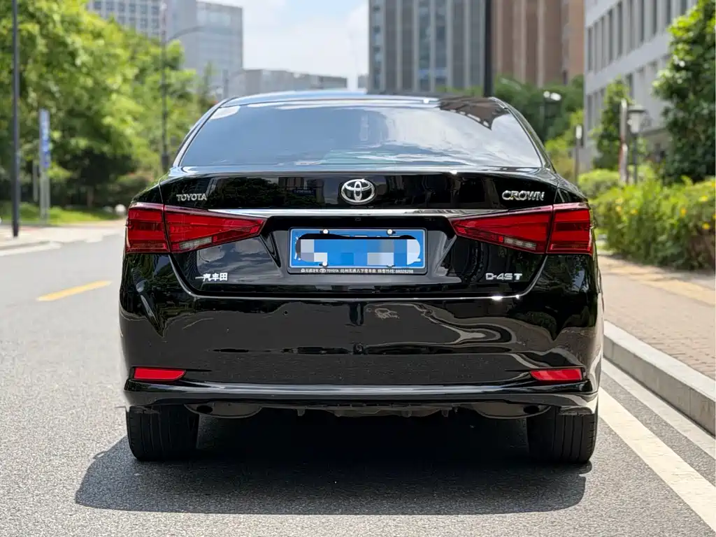 Toyota Crown 2017 — фото 3
