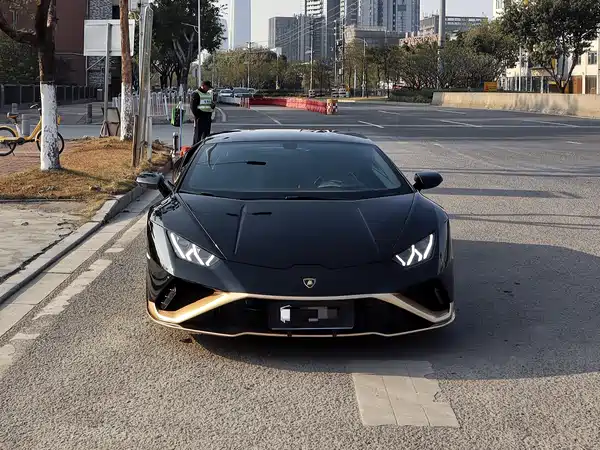 Lamborghini Huracan 2021