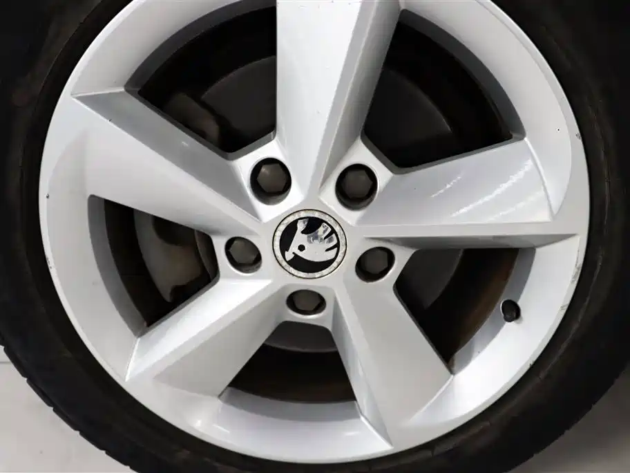 Skoda Octavia 2015 — фото 12