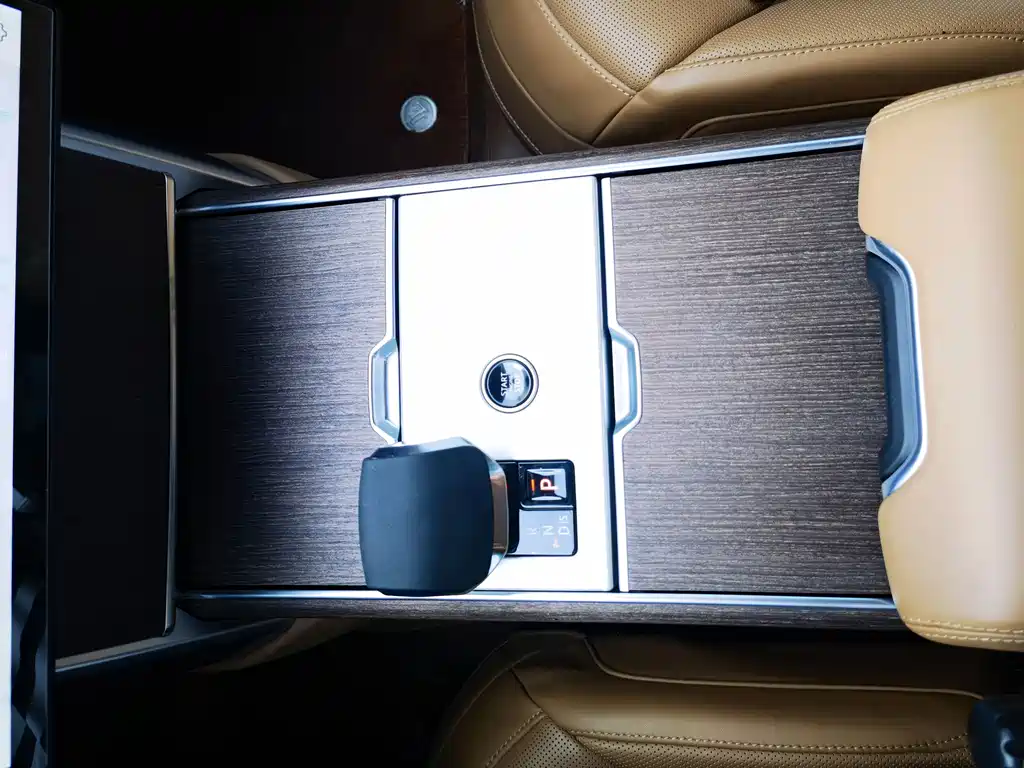 Land Rover Range Rover 2025 — фото 13