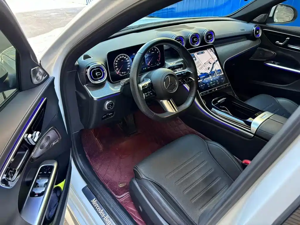 Mercedes-Benz C-Class 2023 — фото 4