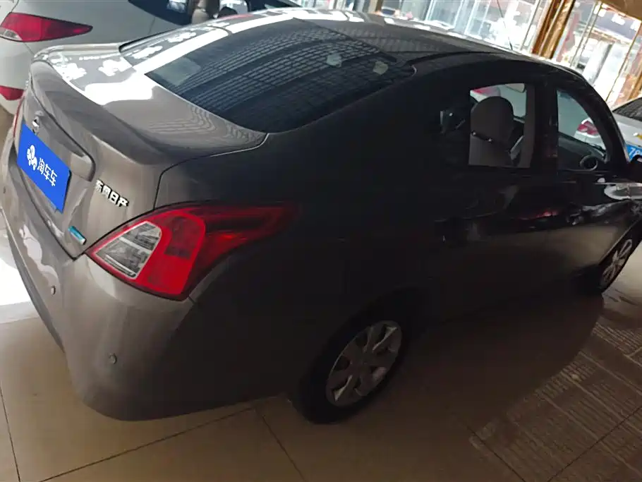 Nissan Sunny 2015 — фото 3