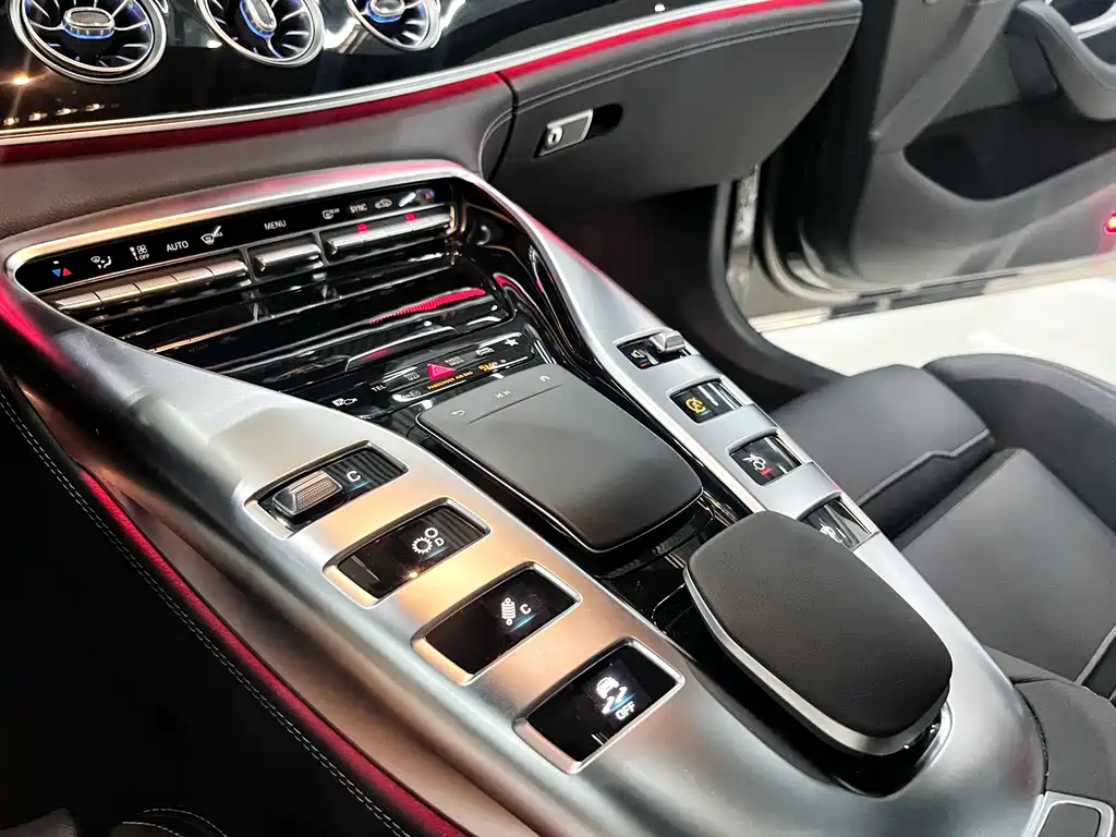 Mercedes-Benz AMG GT 2025 — фото 4