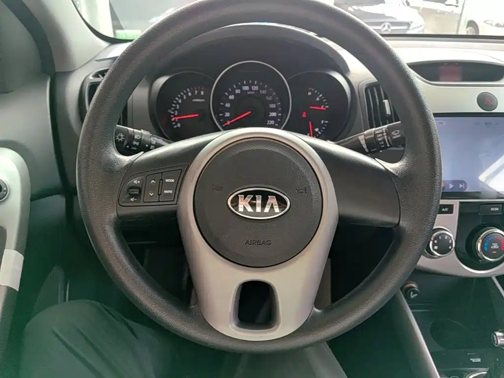 Kia Forte 2015 — фото 11