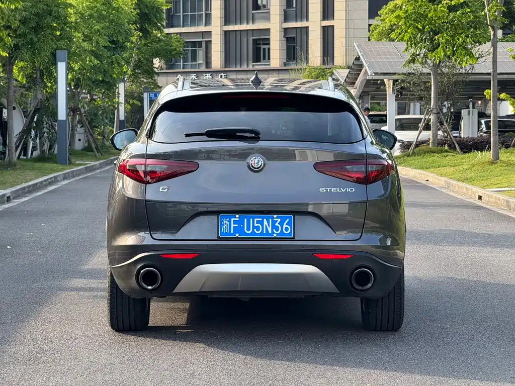 Alfa Romeo Stelvio 2019