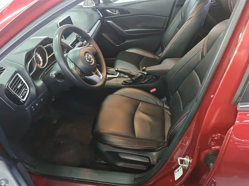 Mazda 3 Axela 2016 — фото 14