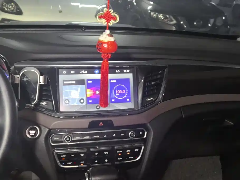 GAC Trumpchi GS8 2017 — фото 13