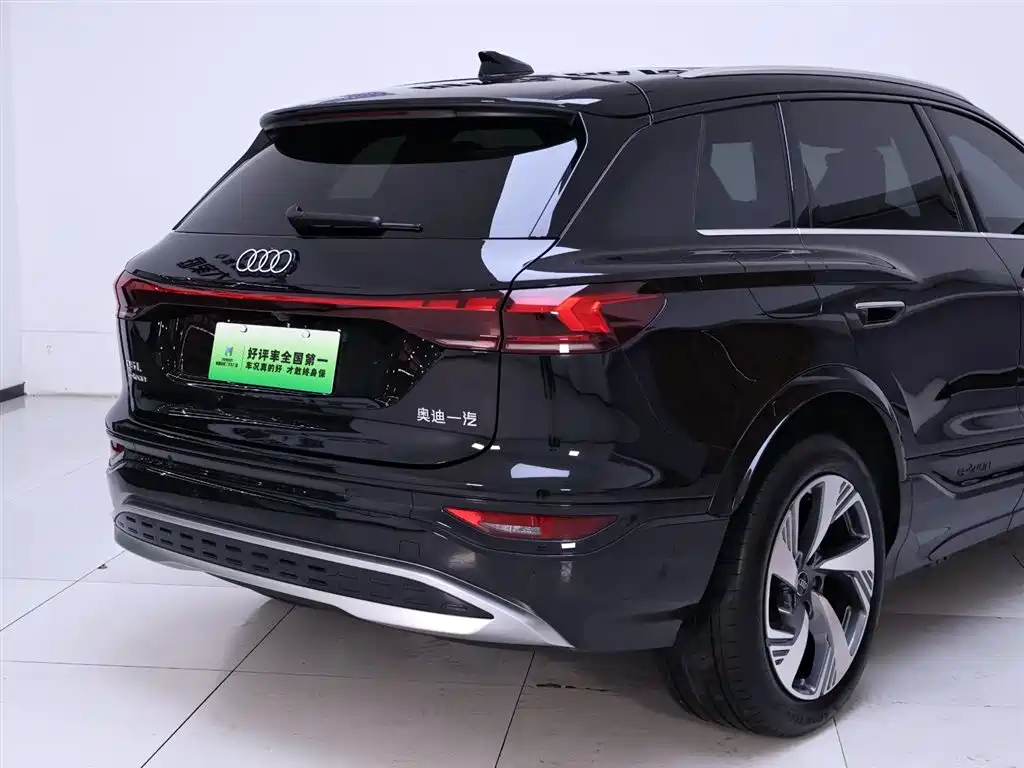 Audi Q6L e-tron 2025 — фото 8