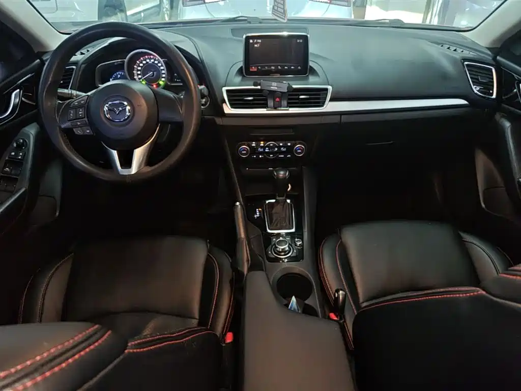 Mazda 3 Axela 2016 — фото 9