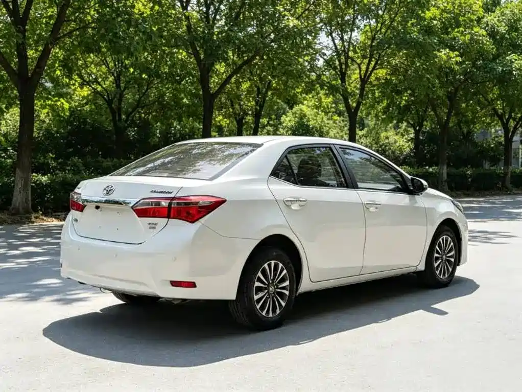 Toyota Corolla 2017 — фото 6