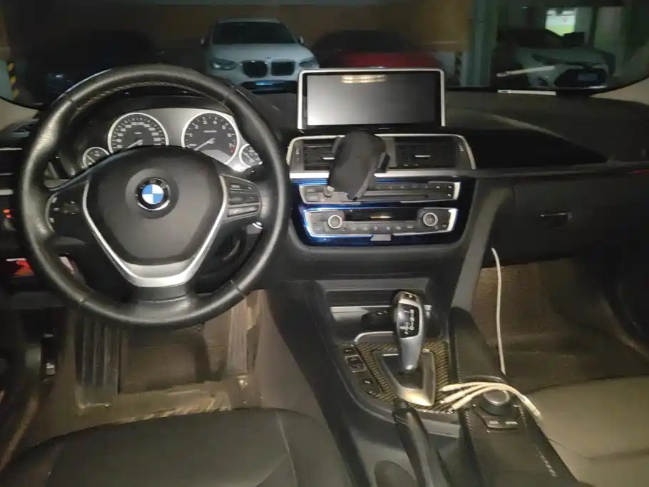 BMW 3 Series 2017 — фото 12