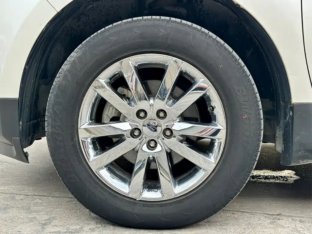 Ford Edge 2015 — фото 16