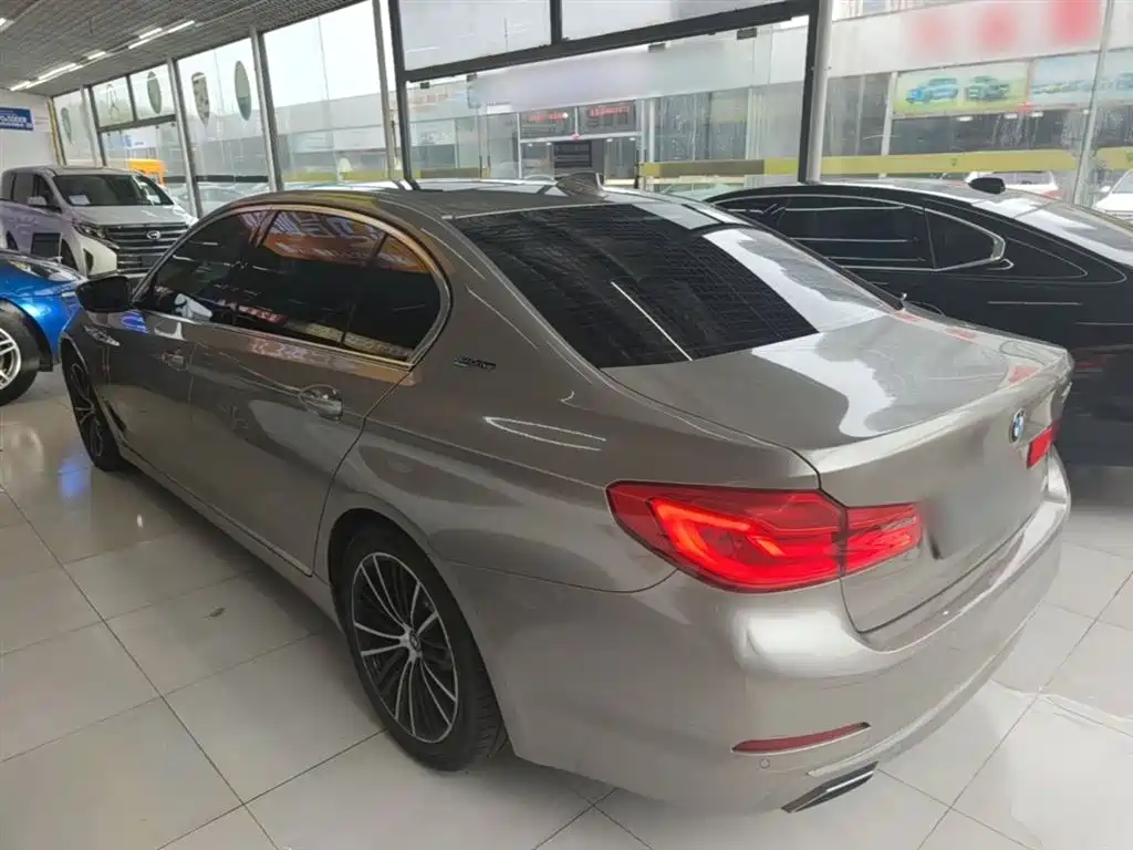 BMW 5 Series New Energy 2018 — фото 5