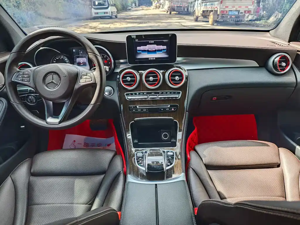 Mercedes-Benz GLC 2017 — фото 6
