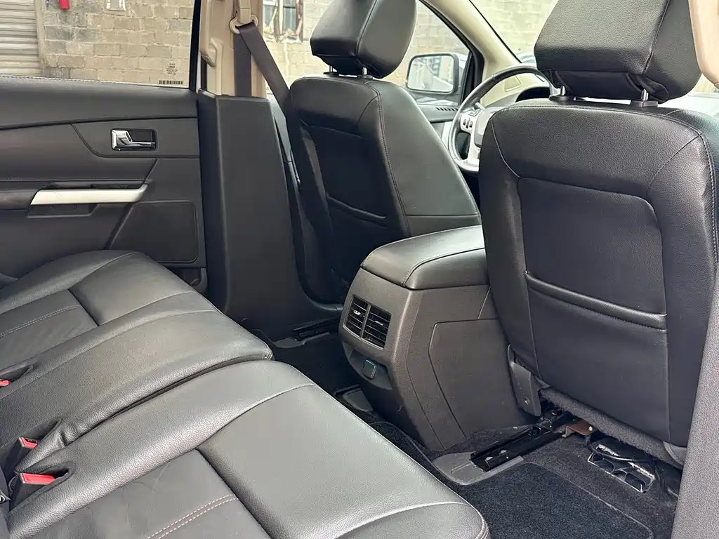 Ford Edge 2015 — фото 11