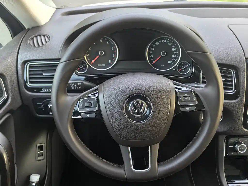 Volkswagen Touareg 2016 — фото 11