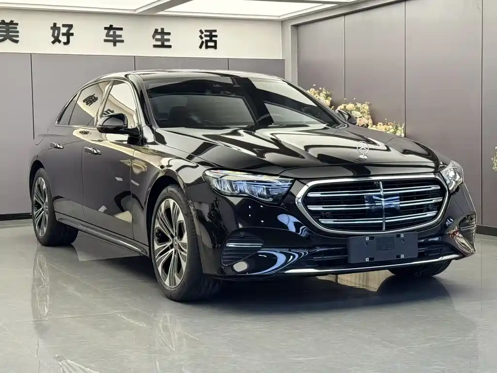 Mercedes-Benz E-Class 2025 — фото 3