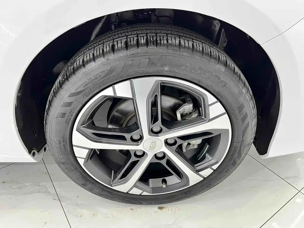 Geely Emgrand L 2022 — фото 20