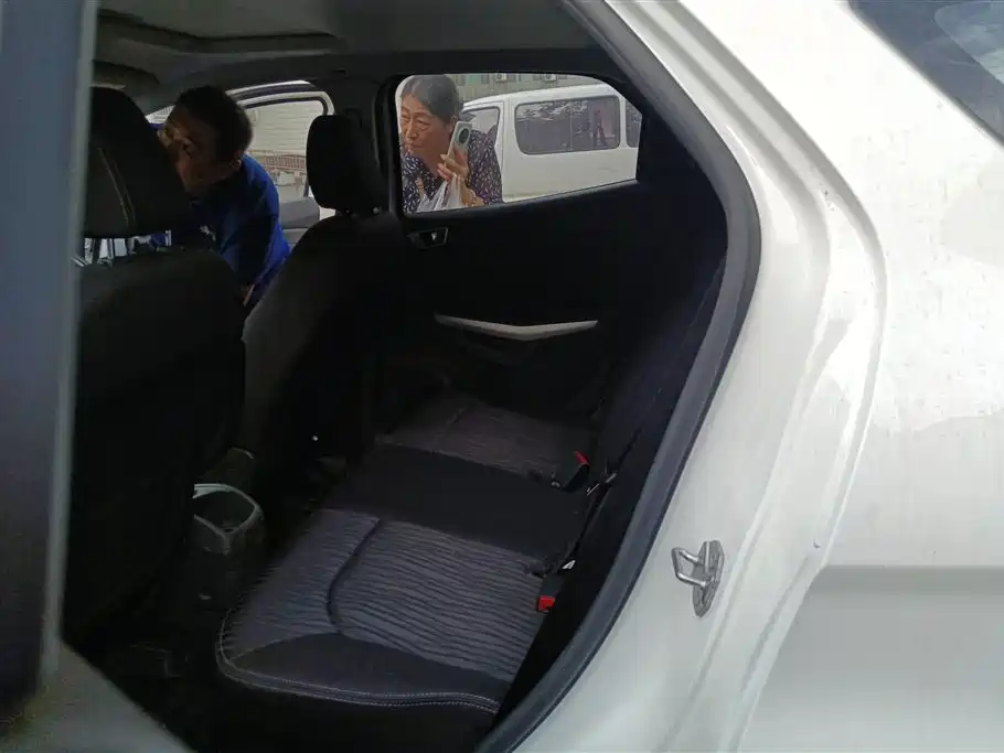 Ford Ecosport 2017 — фото 11