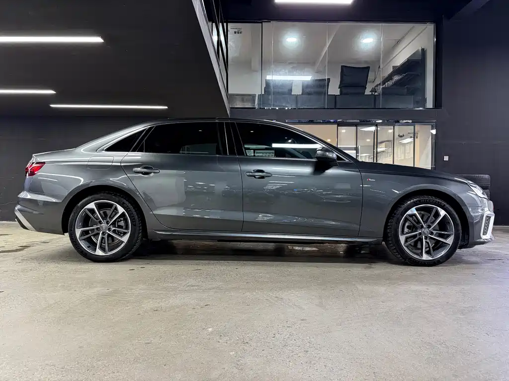 Audi A4L 2021 — фото 10