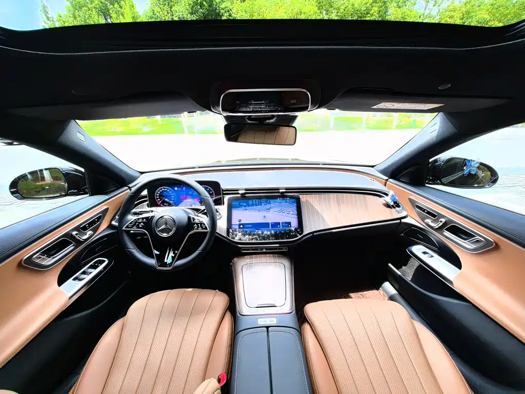 Mercedes-Benz E-Class 2024 — фото 11