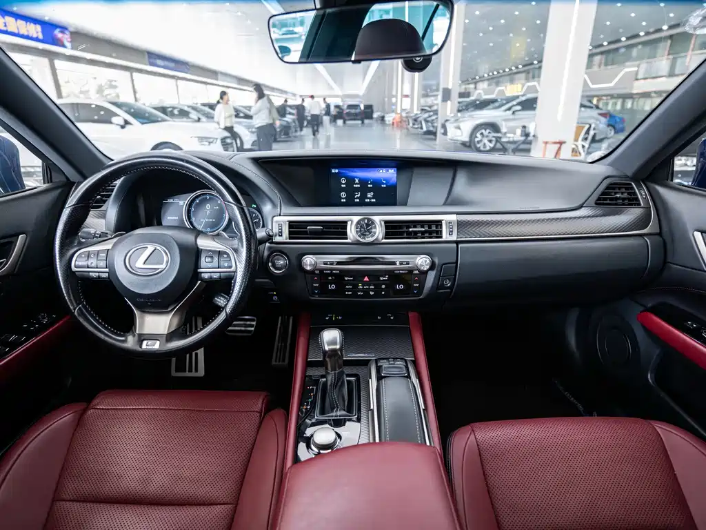 Lexus GS 2018 — фото 11