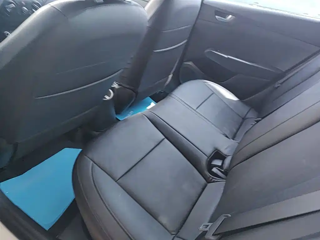 Hyundai Verna 2018 — фото 17