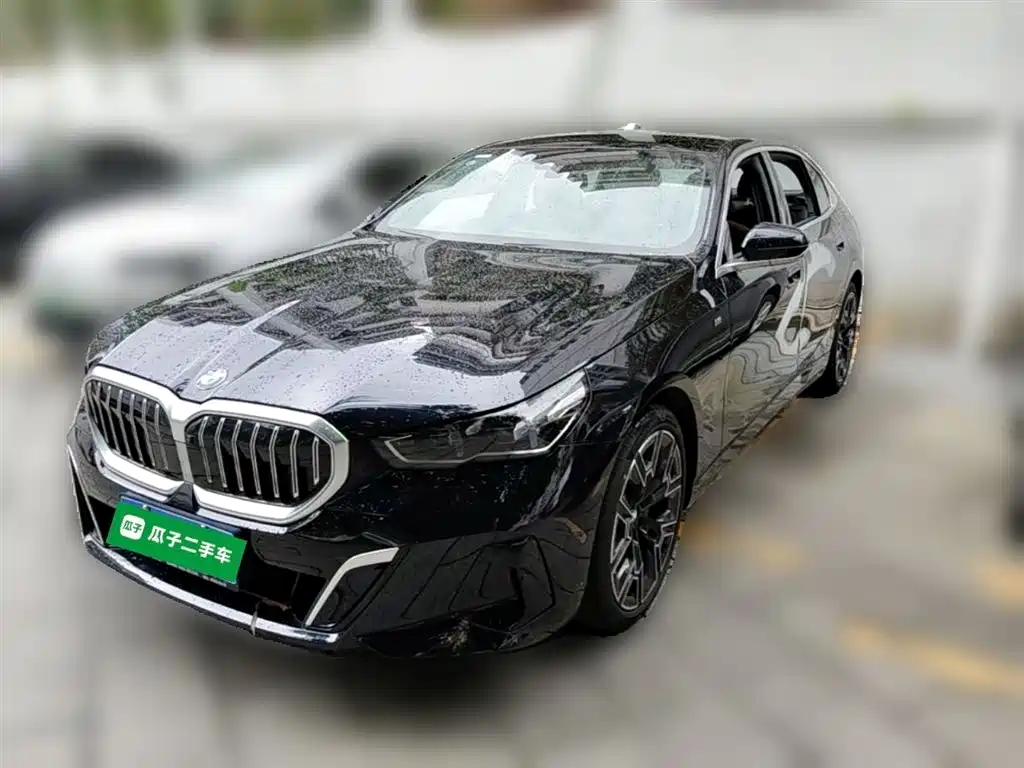 BMW 5 Series 2025 — фото 3