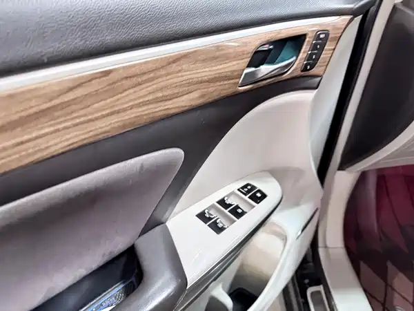 GAC Trumpchi GS8 2017