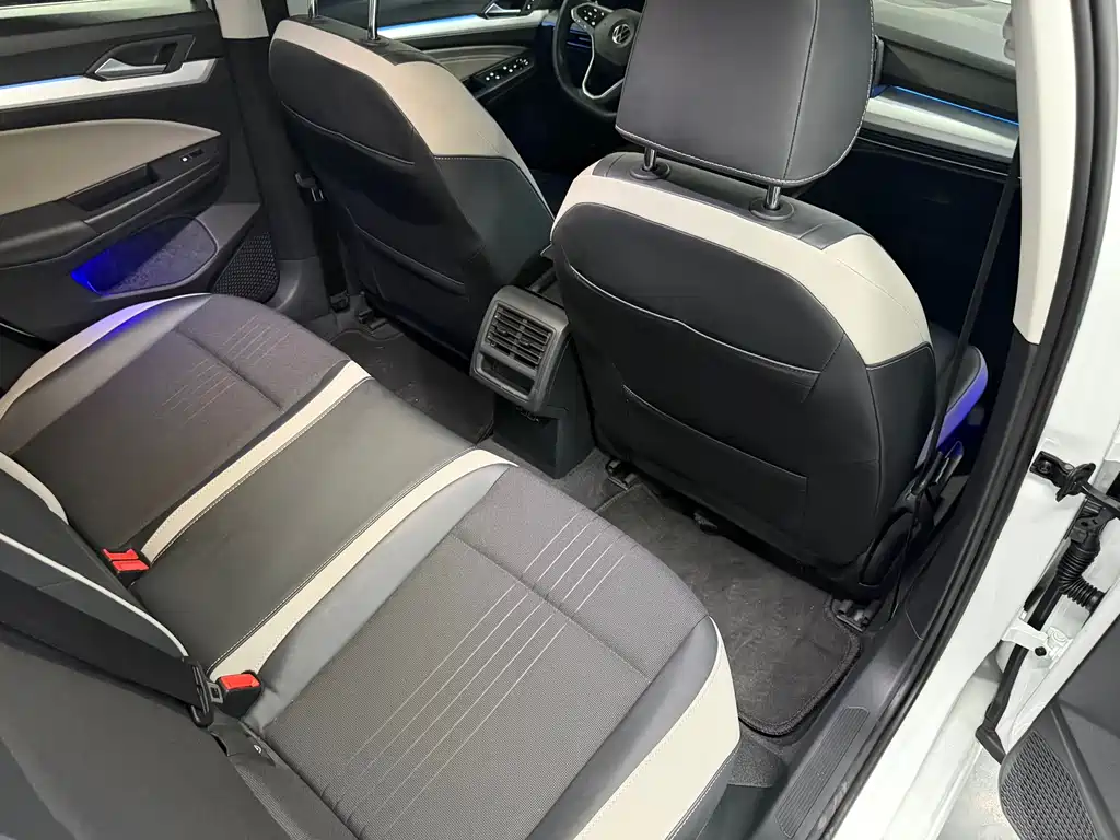 Volkswagen Golf 2024