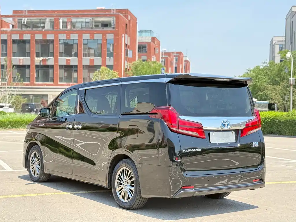 Toyota Alphard 2019 — фото 12
