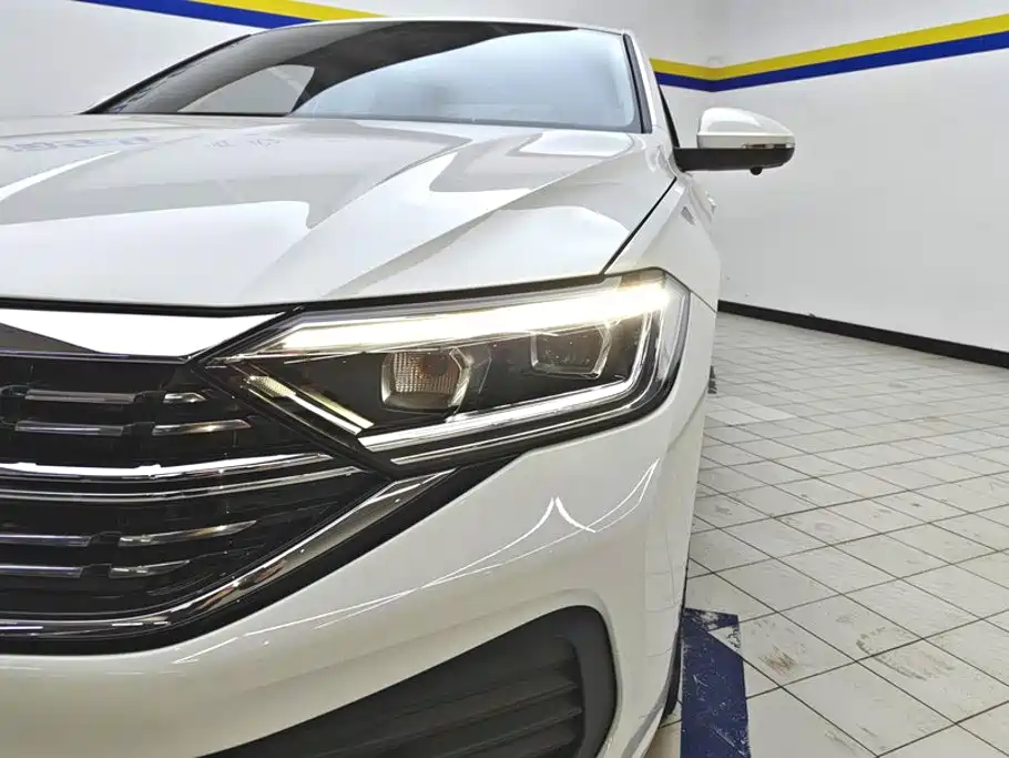 Volkswagen Sagitar 2025