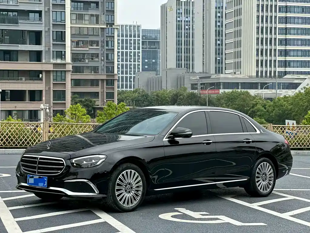Mercedes-Benz E-Class 2023 — фото 1
