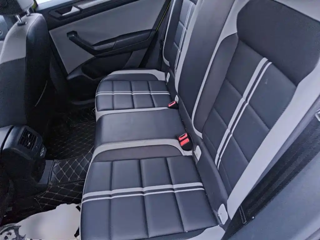 Volkswagen T-Roc 2023 — фото 24