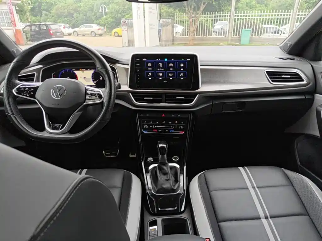 Volkswagen T-Roc 2023 — фото 16