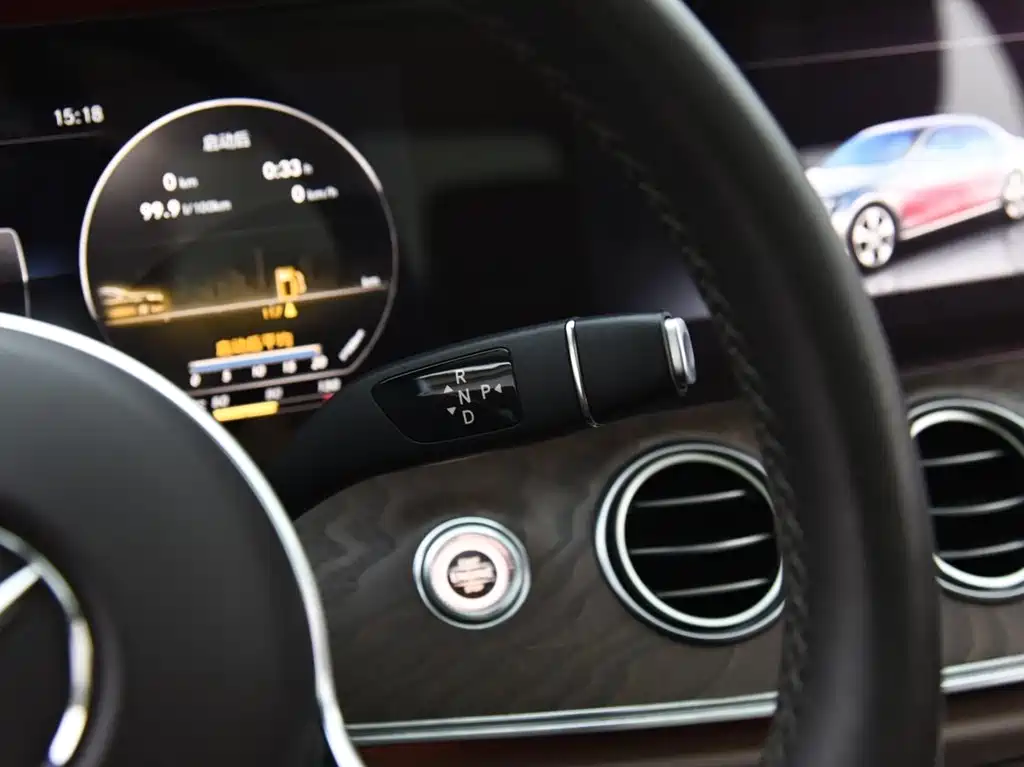 Mercedes-Benz E-Class 2020 — фото 16