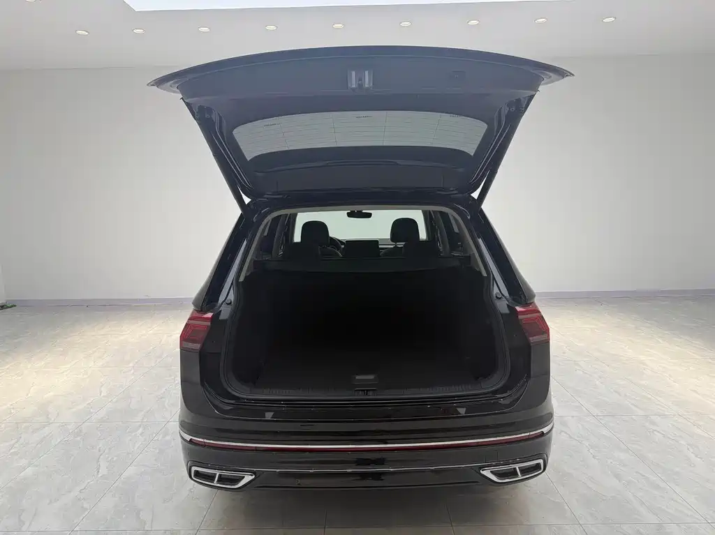 Volkswagen Tiguan L 2022 — фото 13